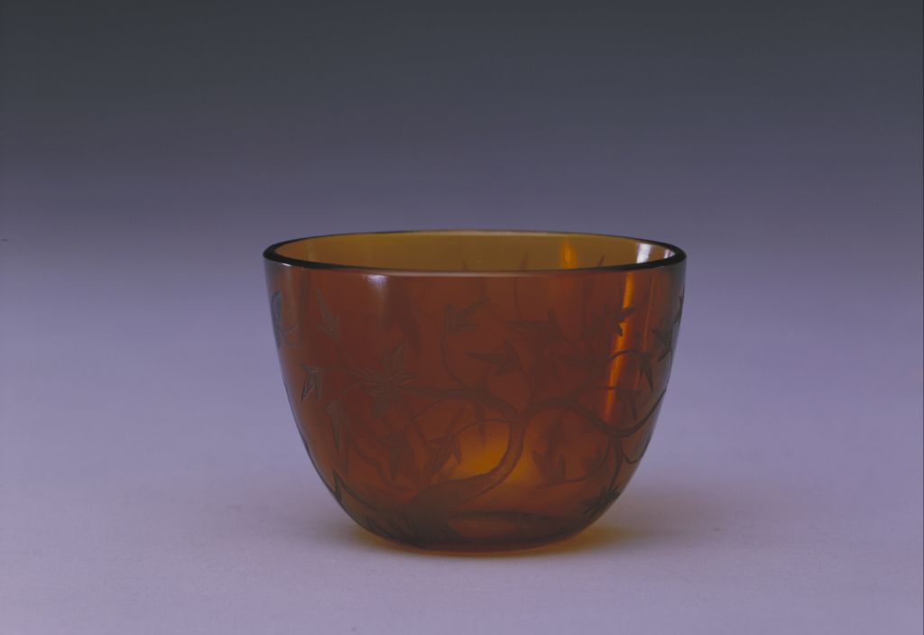 图片[1]-Qianlong style tea colored transparent glass ground flower pattern cup-China Archive